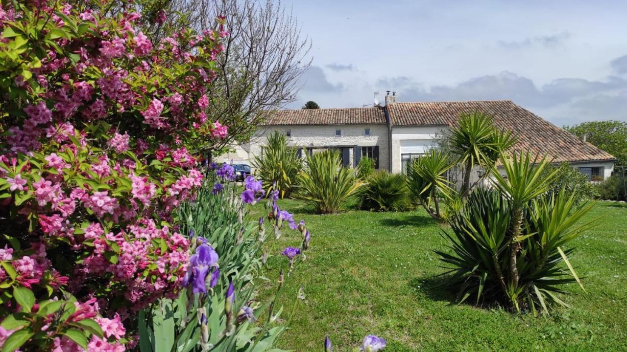 B&B Bel Agave Saint-Georges-des-Agoûts Exterior photo